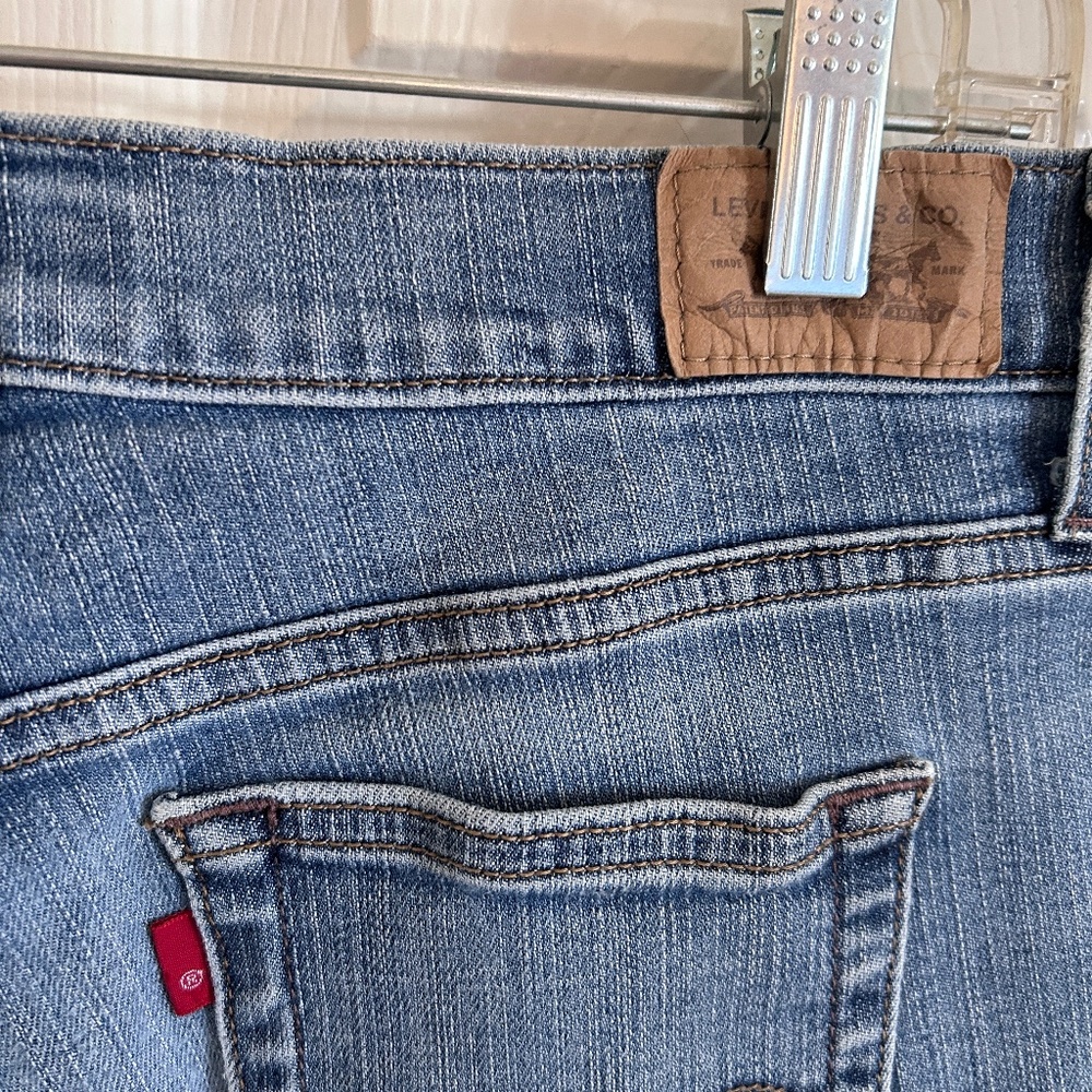 Levi's Boot Cut Ladies Jeans, Size 8